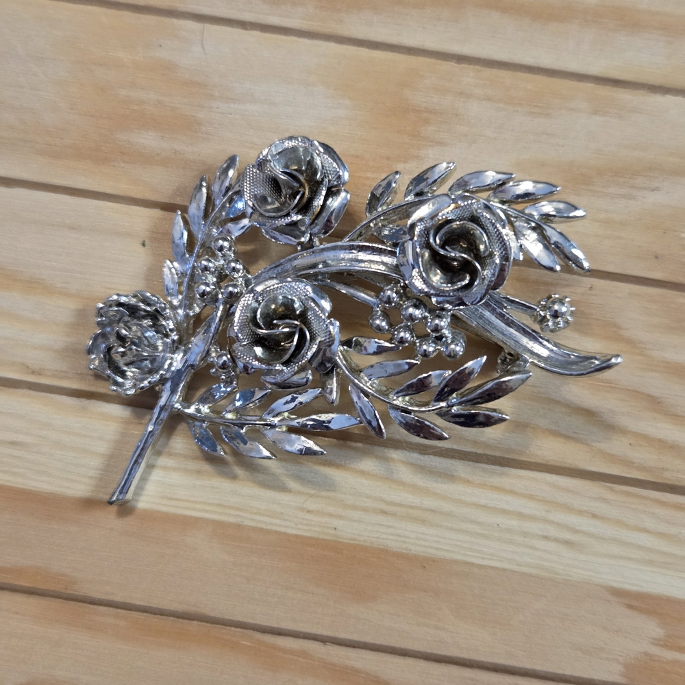 Beautiful Vintage Silver Rose Brooch
